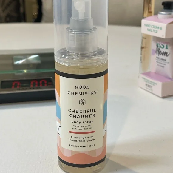 Tory Burch Perfume, Charcoal Peel Off Mask, Hand Cream & Nail File, Body Spray - Picture 10 of 15